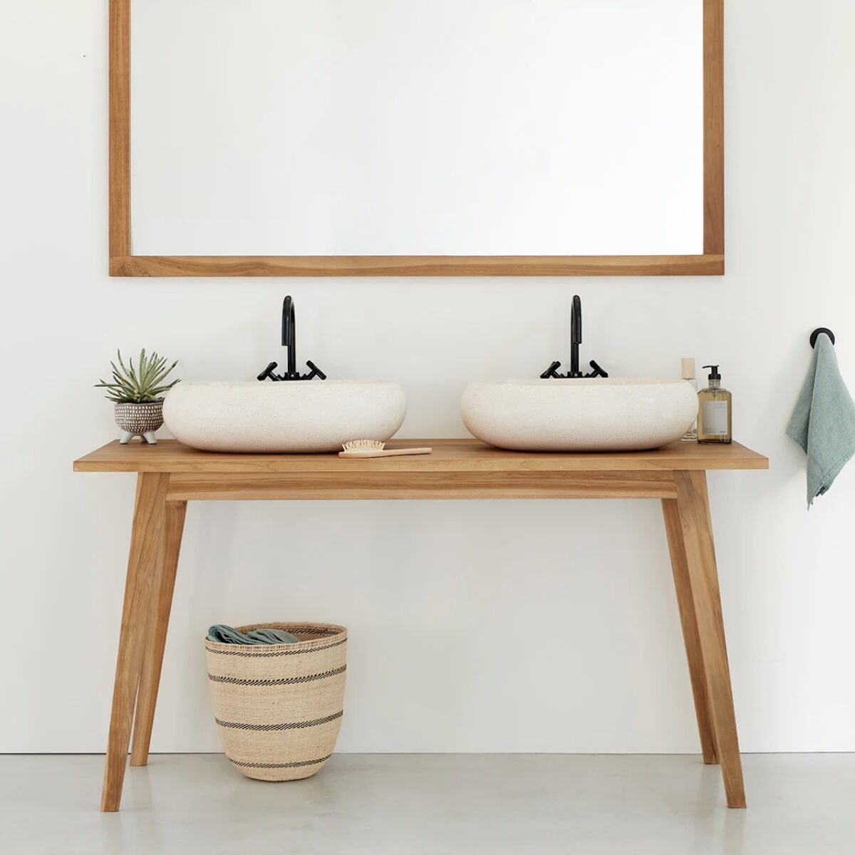 salle de bain bois béton sobre