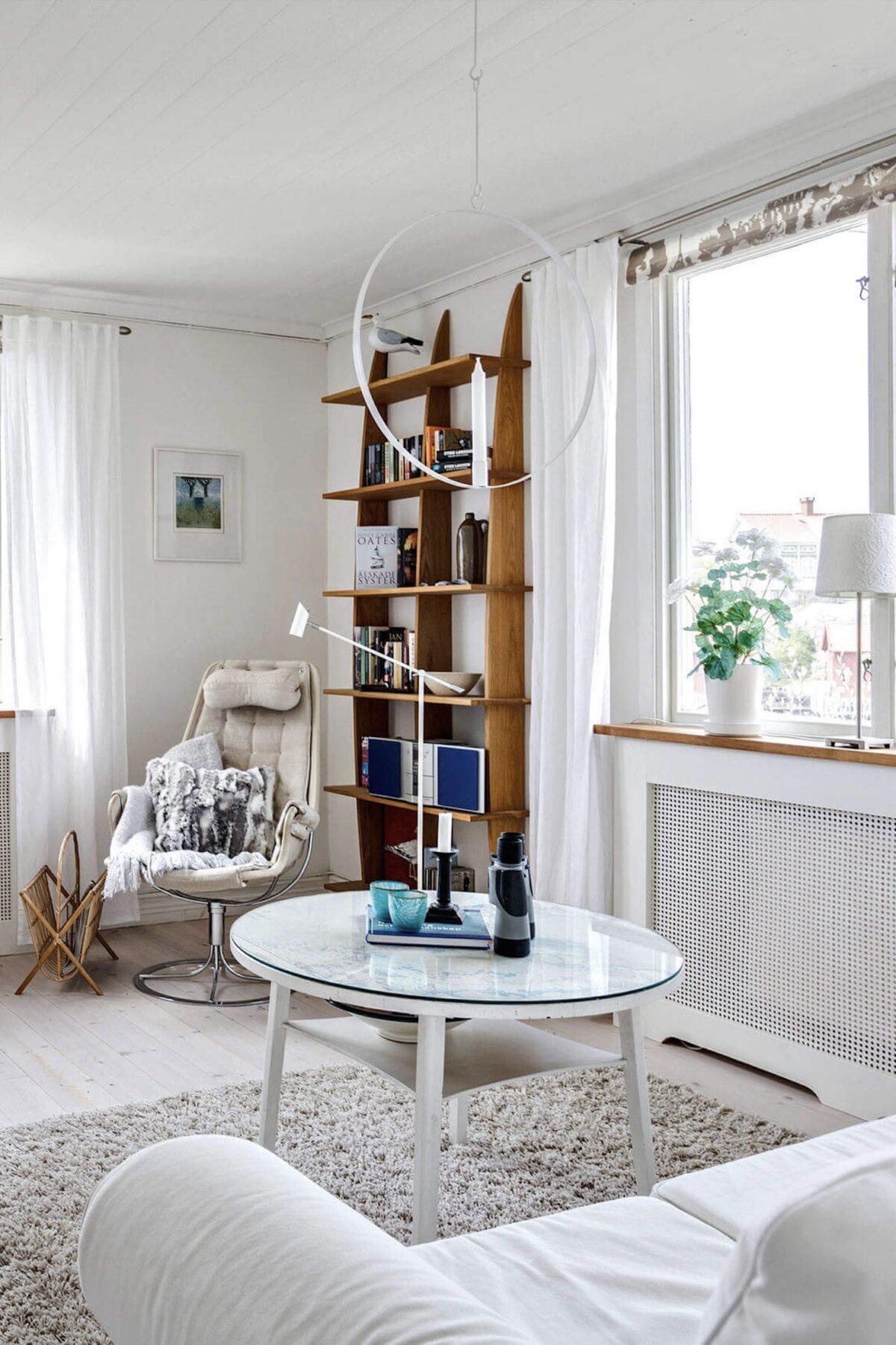 décoration maison de plage Suède intérieur blanc bois