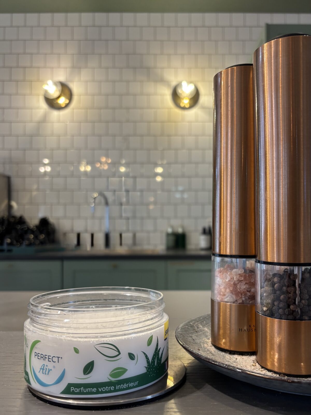 désordorisant gel cuisine verte blanche laiton