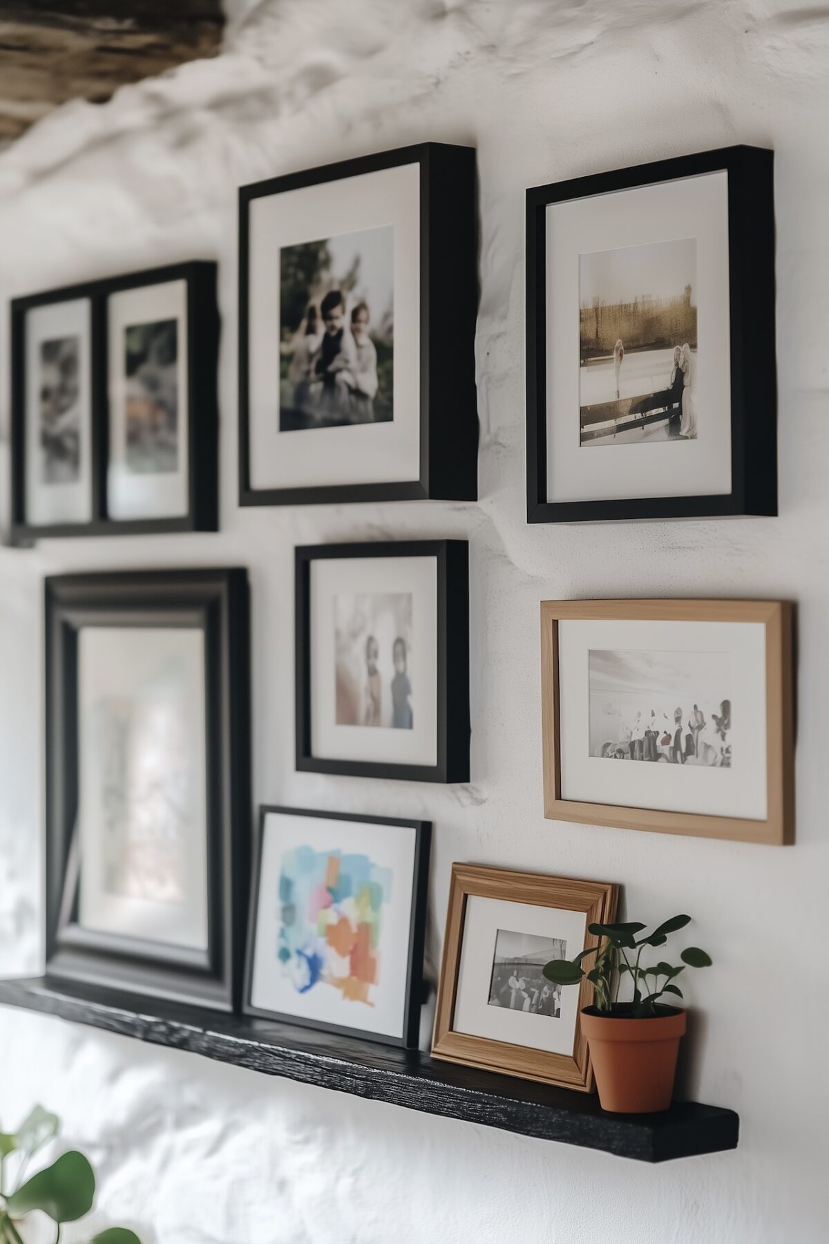 maison familiale déco astuces mur de photos souvenirs