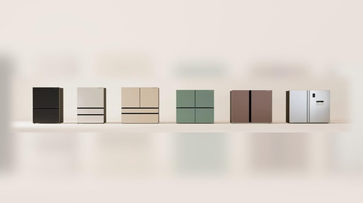Six réfrigérateurs design noir, blanc, beige, vert, rose et inox alignés sur un fond clair